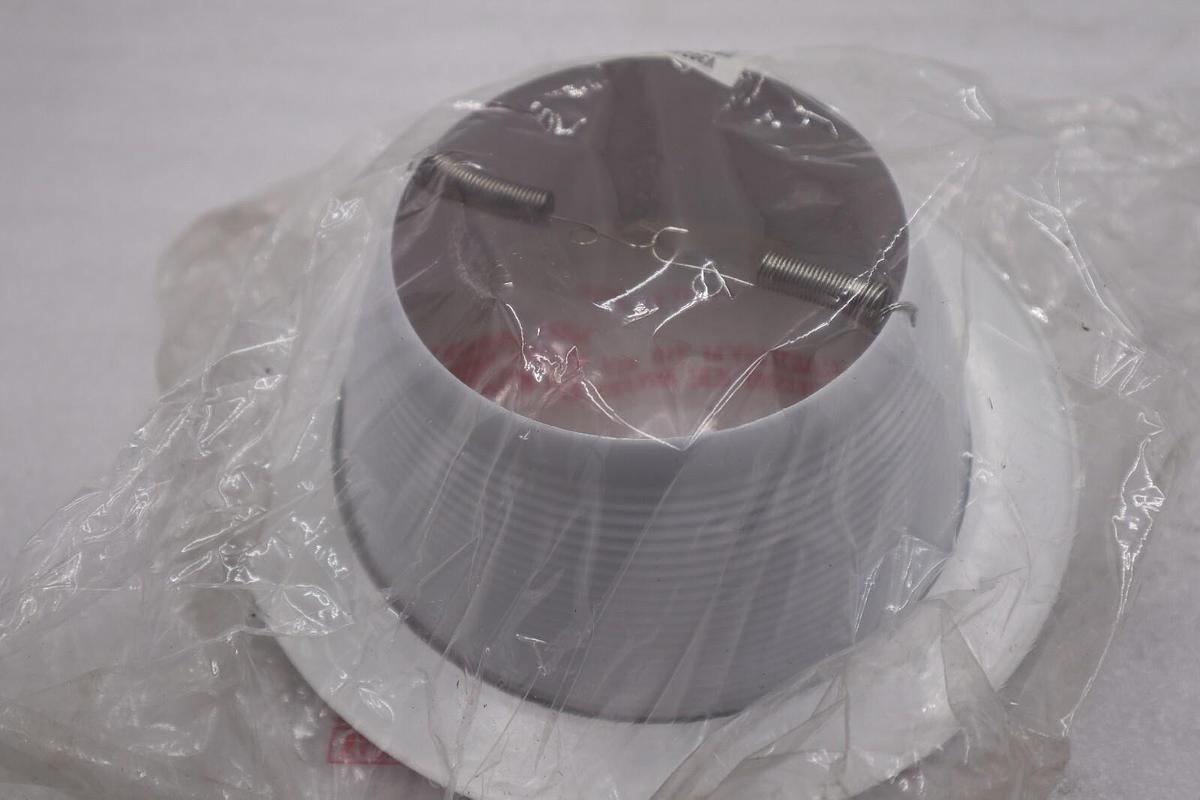 LOT OF 3 Juno Lighting V3024W-WH 6 In. White Recessed Conical Baffle Trim #4870