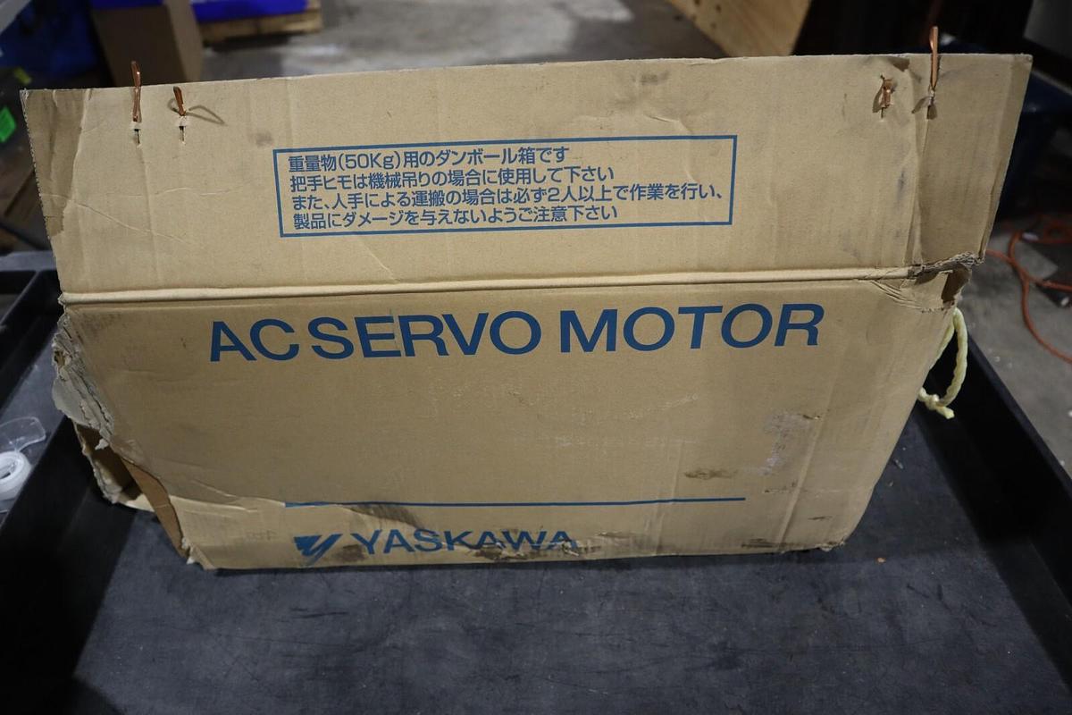 Used Yaskawa SGMGV-55D3A6C New In the Box SERVO MOTOR STOCK H709