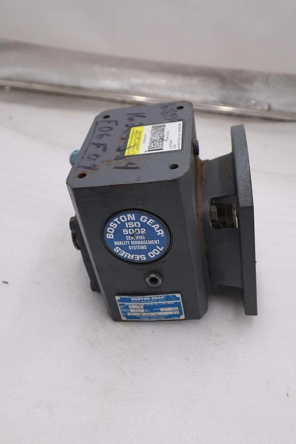 BOSTON GEAR H718-5-H-P16 Right Angle Hollow Shaft Worm Gear Speed Reducer #H981