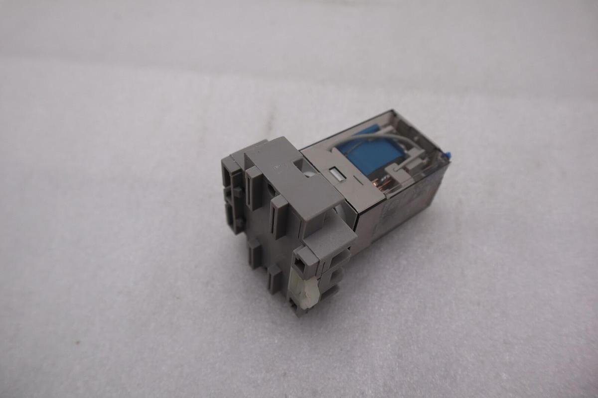 Used ALLEN BRADLEY 700-HA33Z12-3-4/ 700-HN126 RELAY 12VDC STOCK K-3404