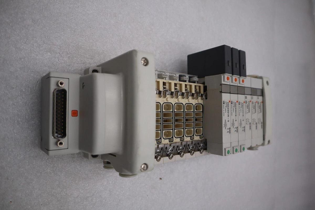 NEW SMC VV5QC21-12C6FD0-15-BABD5B3F-N Manifold STOCK K-2545