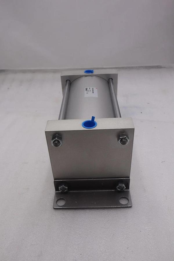 SMC NCA1L600-0800-DUT00738 250PSI NEW UNIT TWO AVAILABLE STOCK S-307