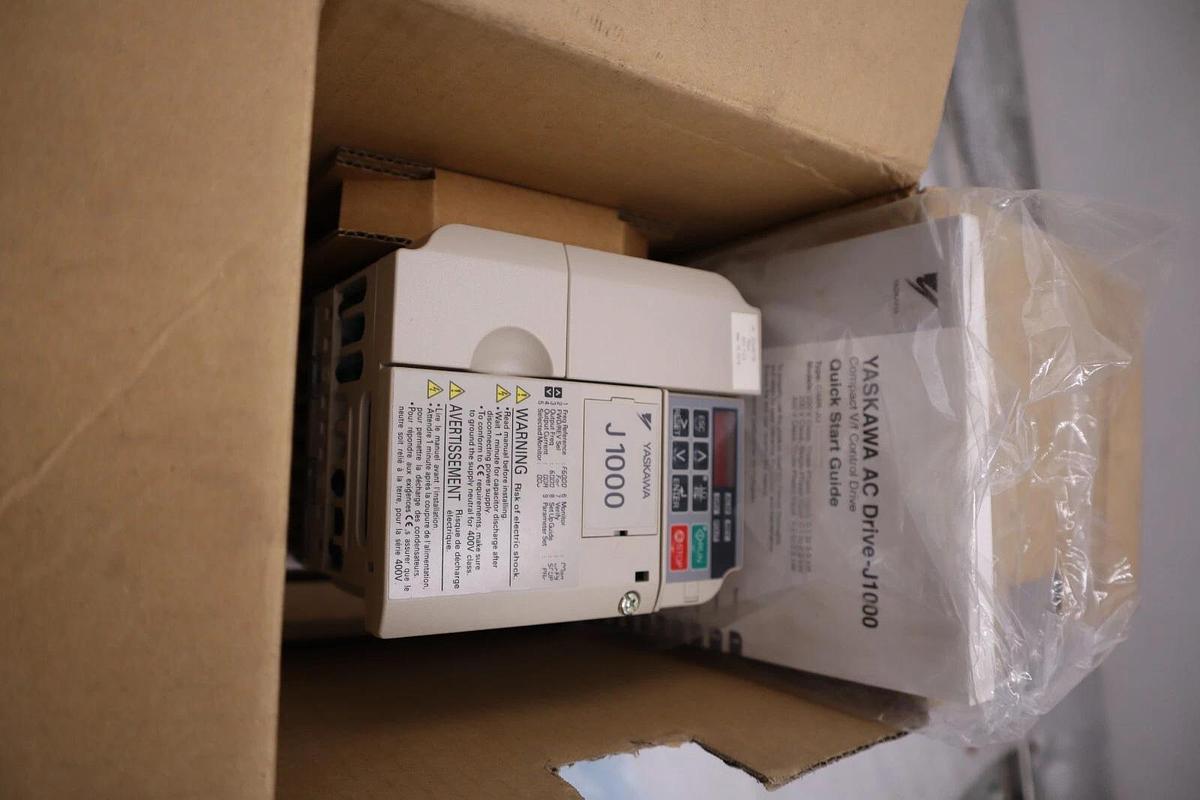Yaskawa CIMR-JU2A0012BAA Variable Frequency Drive, 240 Volt, 3 Phase,  3 HP NEW