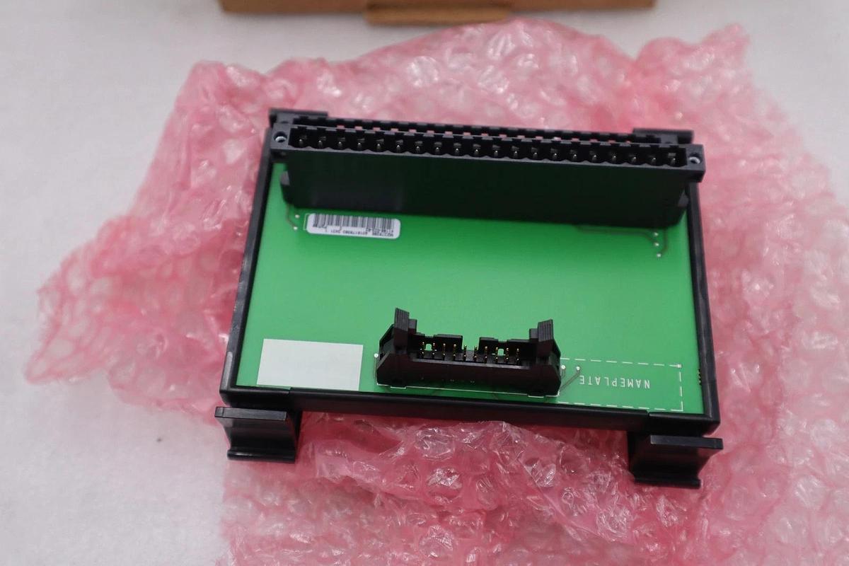 Used ALLEN BRADLEY 1492-RIFM20F-2 DIGITAL MODULE 0-265V AC/DC - STOCK GF24A