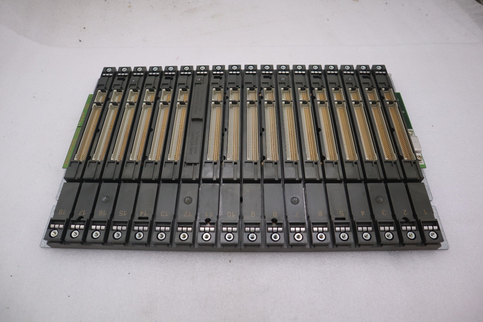 Used SIEMENS 6ES7400-1TA01-0AA0  SIMATIC S7 Rack UR1, 18 SLOT STOCK 4768