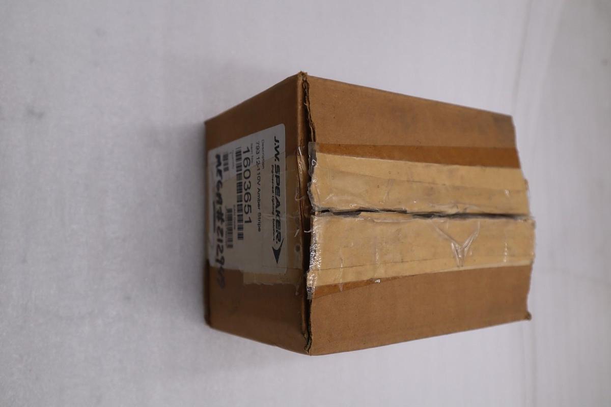 J.W. Speaker 1603651 793 12110V Amber Stripe Light - STOCK GF255A
