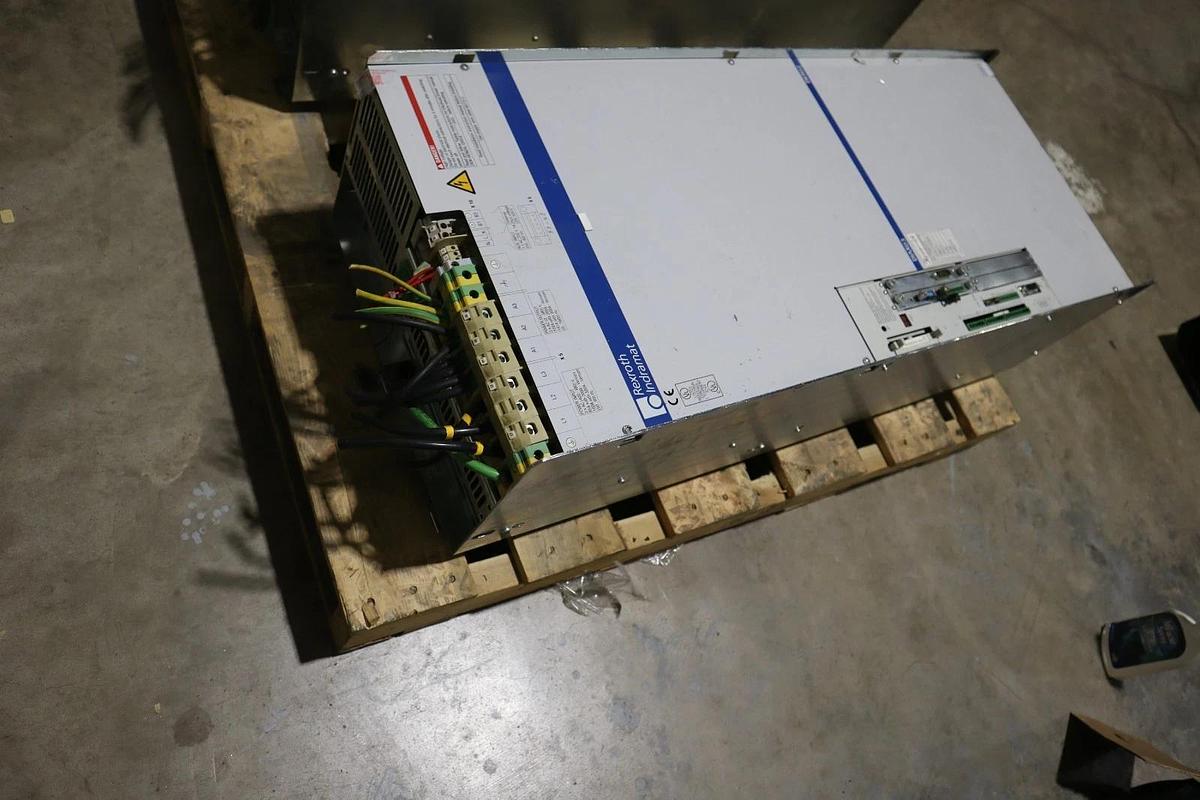 Used REXROTH INDRAMAT DRIVE DKR02.1-W300B-BE79-01-FW STOCK S697