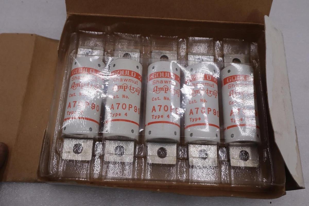 Used BOX OF 5 - Ferraz Shawmut A70P90-4 Fuse 90A/700VAC 650VDC - STOCK GF324A