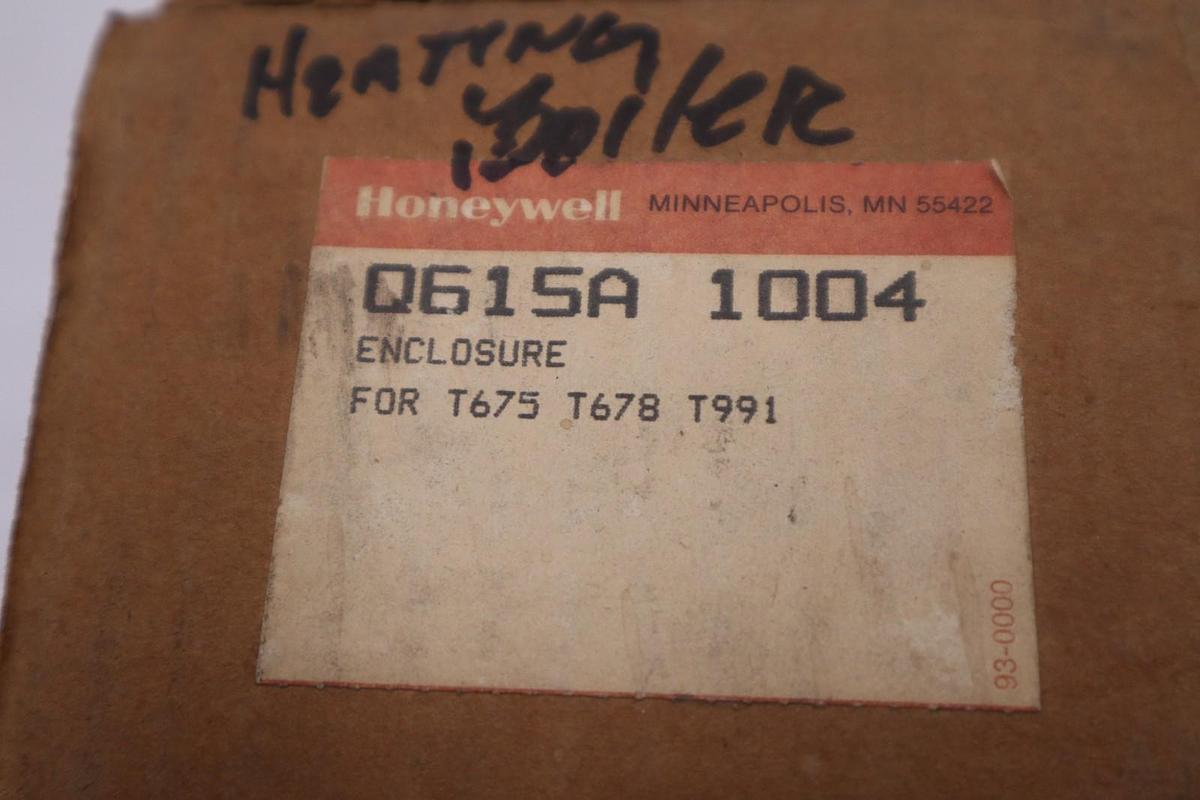 Used NEW OPEN BOX Honeywell Q615A 1004 Enclosure STOCK GF78A