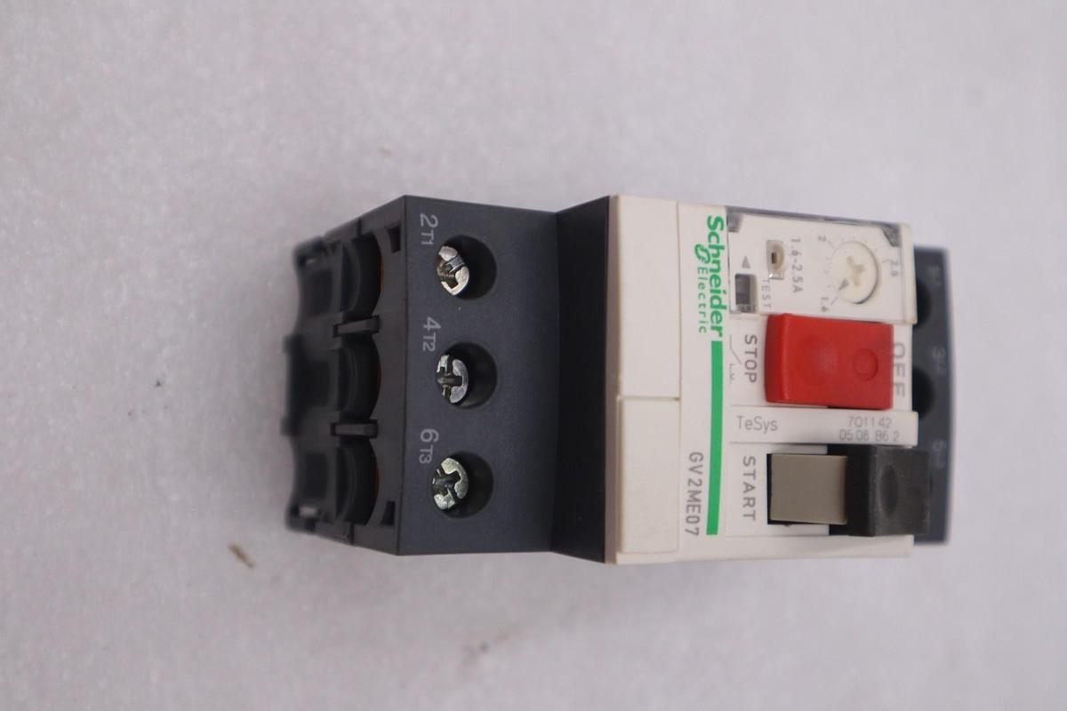 Used LOT OF 3 --- NEW OPEN BOX Schneider GV2ME07 circuit breaker STK K333A