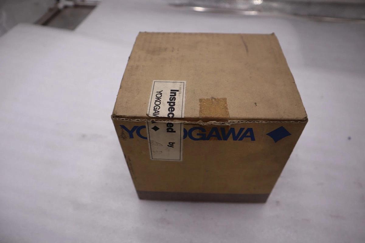 Yokogawa UT37E Digital Indicating Controller 100-240VAC - STOCK 3130CC