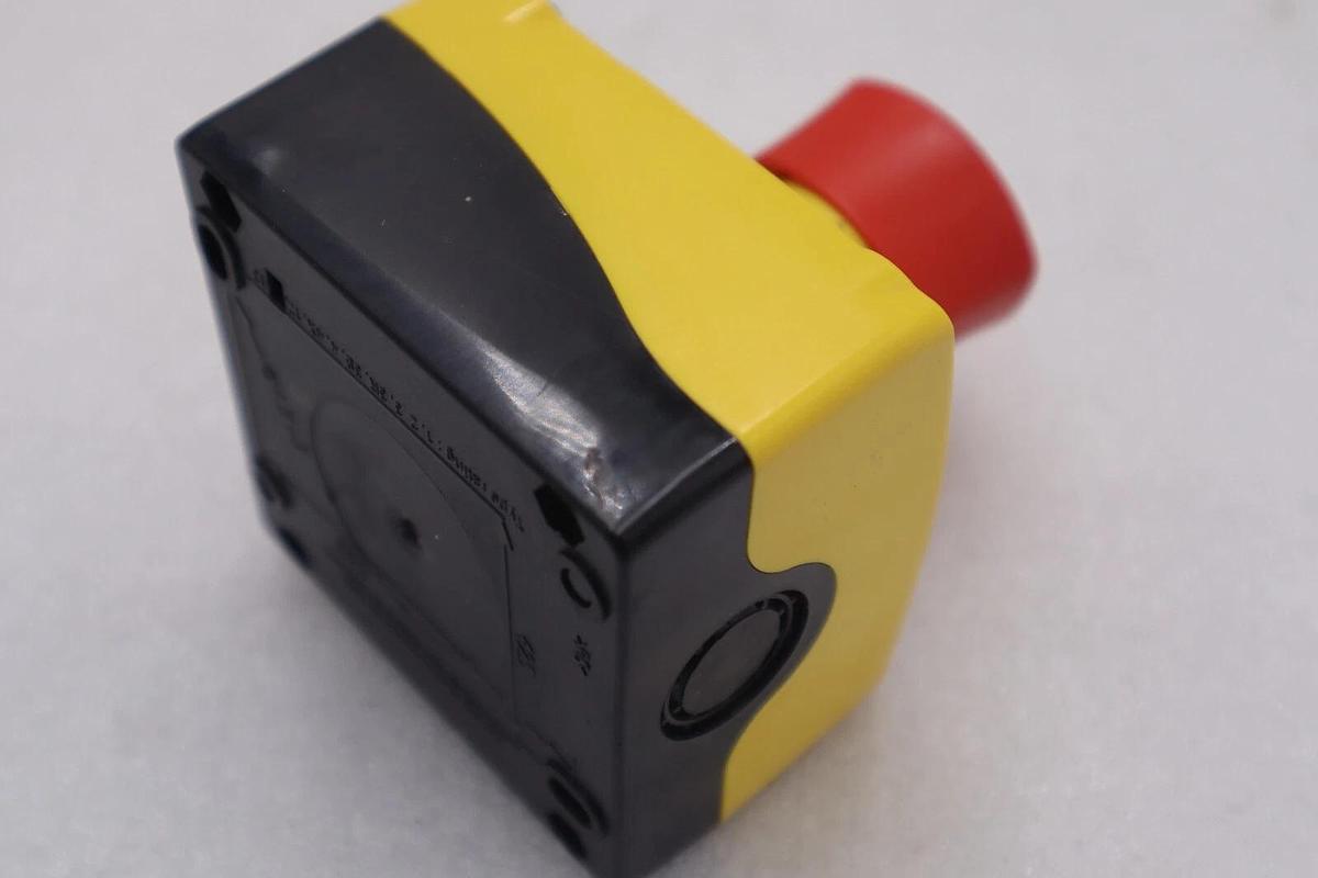 Used BACO CONTROLS LBX17302 / LBX17302 NEW EMERGENCY STOP BUTTON STOCK K-3482