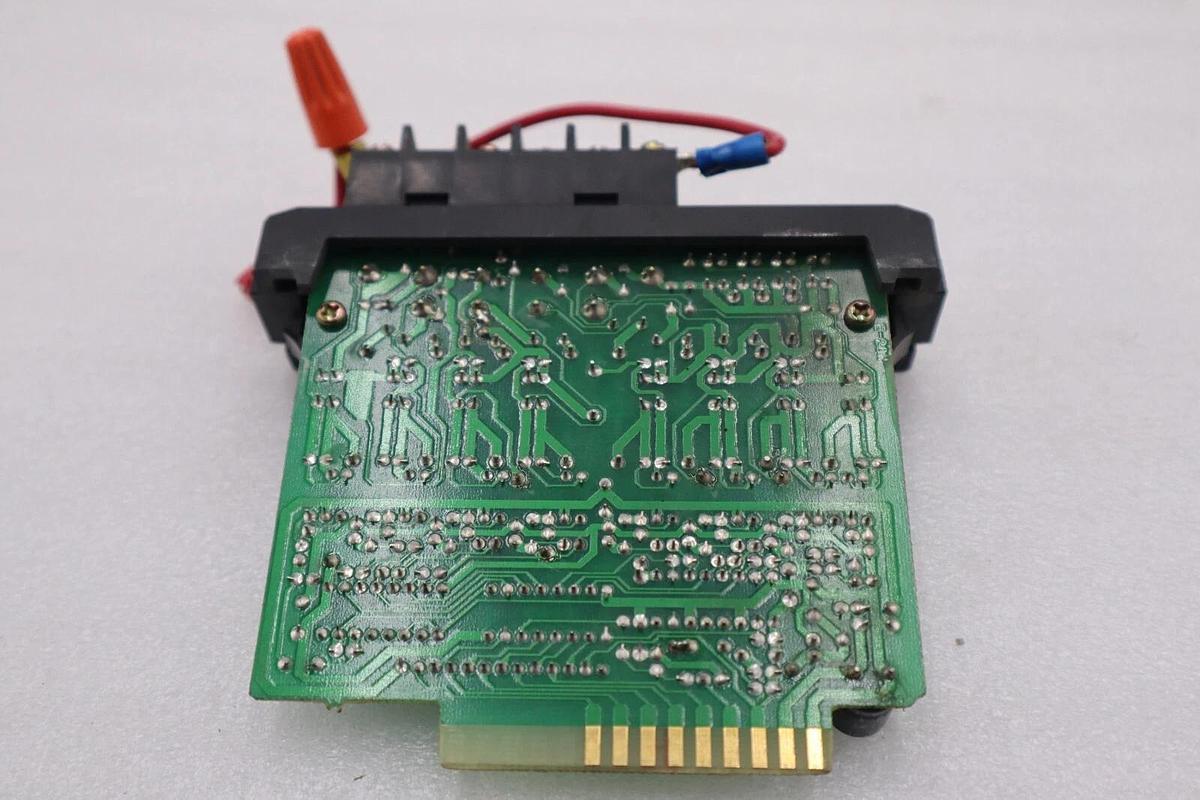 Used GE FANUC IC610MDL125B 115 VAC INPUT MODULE 8 CIRCUITS  STOCK L-572C