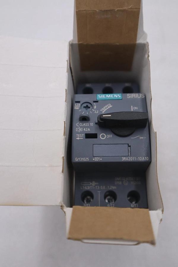 NEW OPEN BOX Siemens 3RV2011-1DA10 Circuit Breaker 3RV20111DA10 STOCK G435A