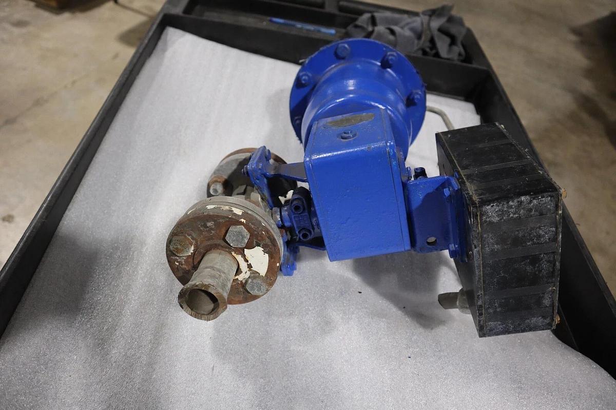 Used 1" Jamesbury Stainless Ball Valve QUADRA-POWR II STOCK S-618