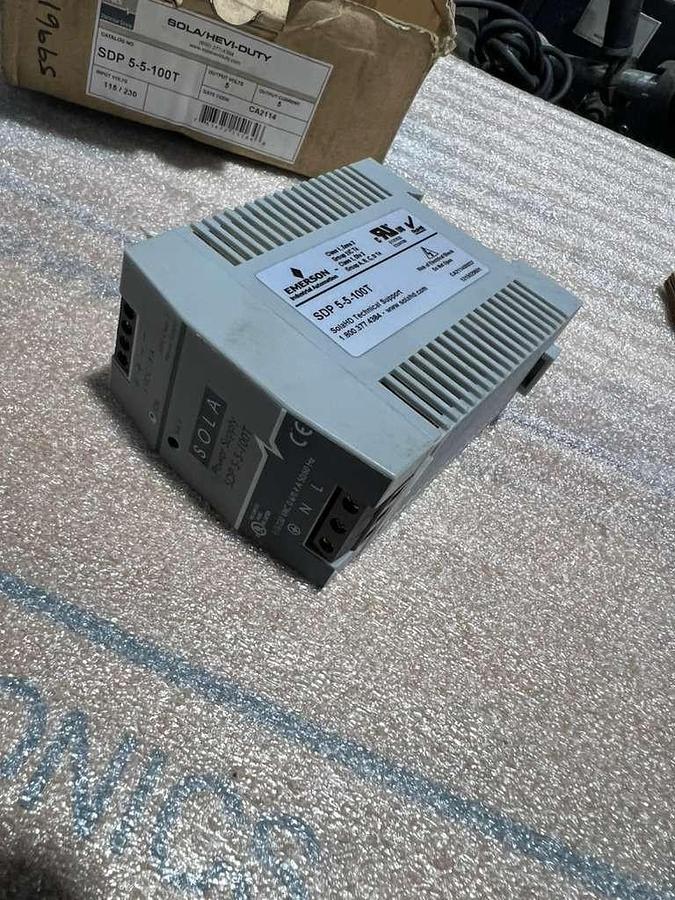 Used NEW OPEN BOX Emerson SDP 5-5-100T SolaHD Power Supply STK L689CC