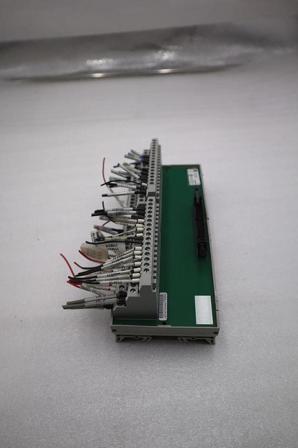 Used ALLEN BRADLEY 1492-IFM40F-3 WIRING SYSTEMS MODULES STOCK K-1557C