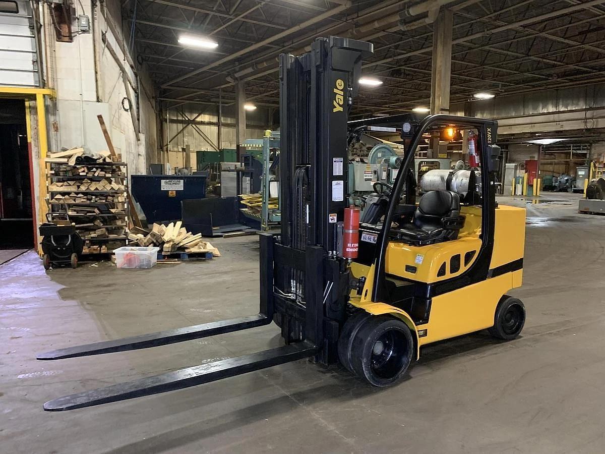 Used 12,000 POUND YALE GLC120VXPRS ROLL CLAMP FORKLIFT TRUCK MANUFACTURED 2021