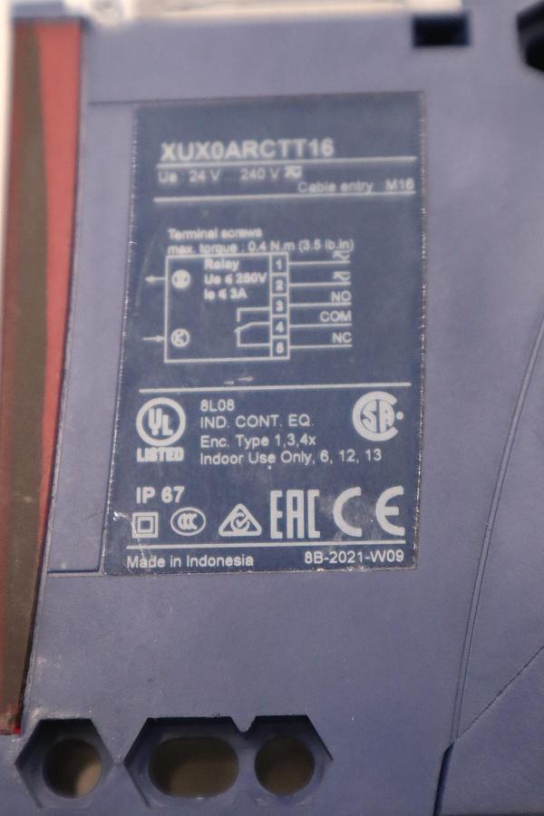 Used NEW OPEN BOX Telemecanique Schneider XUX0ARCTT16 Sensor Module STOCK H1020A
