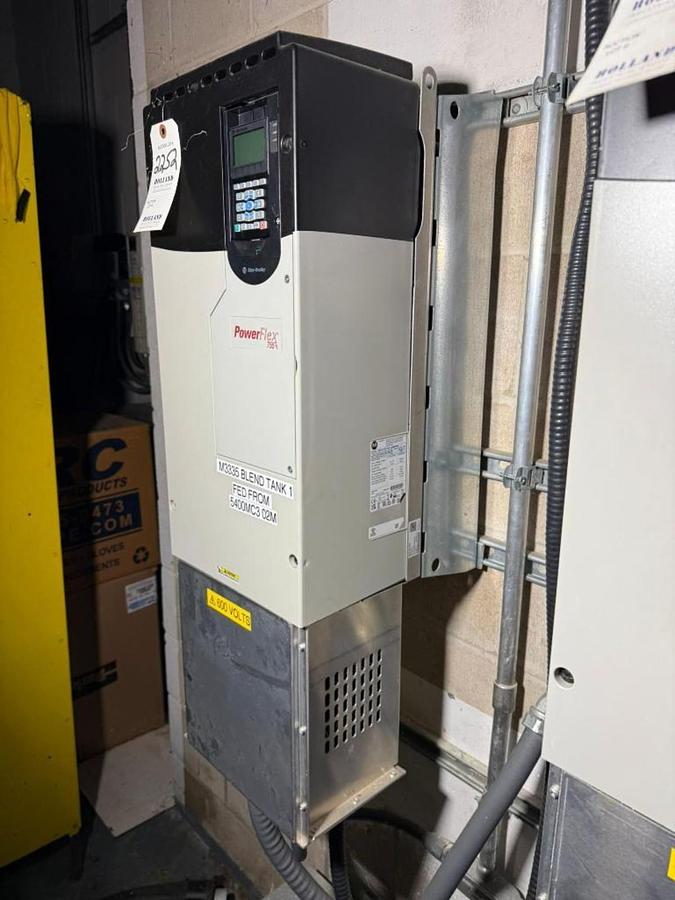 Used 40 HP ALLEN BRADLEY POWERFLEX 755 DRIVE CAT. 20G1ANE042JA0NNNNN 600V