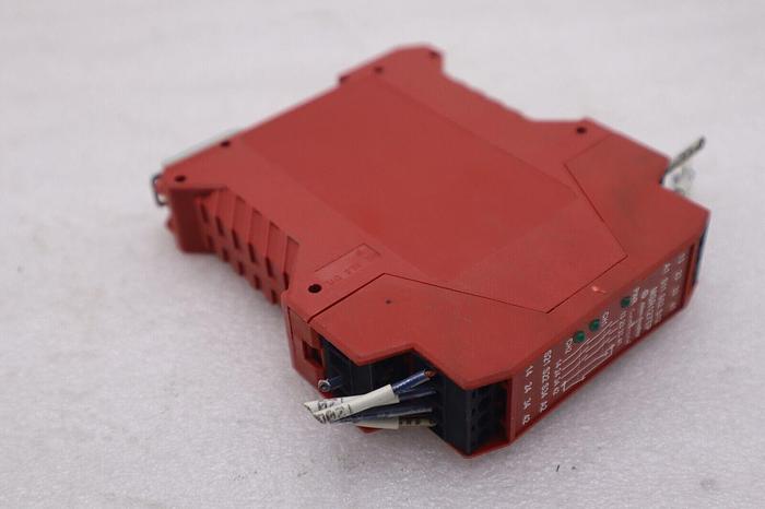 Used ALLEN BRADLEY AB 440R-N23132 SER C Safety Relay GuardMaster MSR127TP STK B-1346