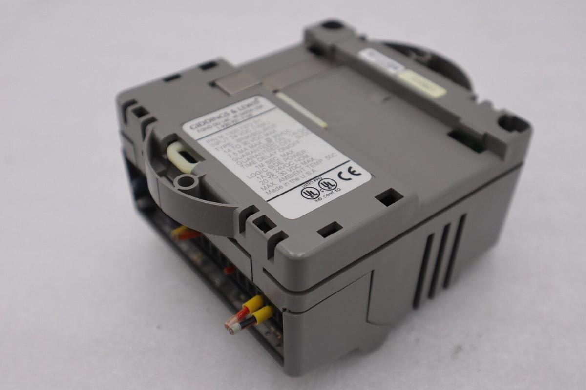 Used GIDDINGS & LEWIS M.1300.7372 R1 Input Module 24VDC SINK/SOURCE STOCK 641-D