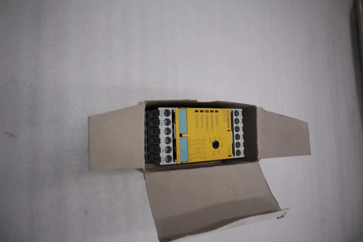 NEW OPEN BOX Siemens 3TK2841-1BB40 Safety Relay 3TK28411BB40 STOCK H31A