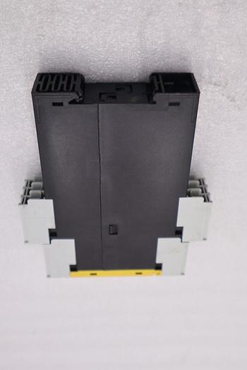 NEW Siemens 3TK2830-1CB30 SAFETY RELAY 3TK28 SERIES 24 V AC/DC STOCK B-1653