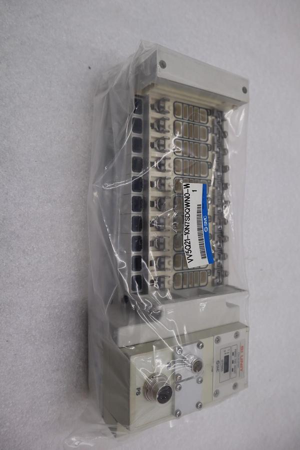 Used SMC vv5q21-10n7sdqwn0-w WITH EX240-SDN1 NEW STOCK S-362