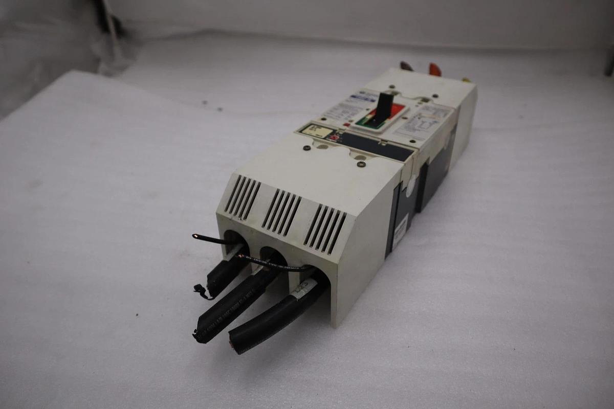 Used Allen Bradley 140U-J6X3 100A 3P 600V AC 250V DC Circuit Breaker STOCK H1868