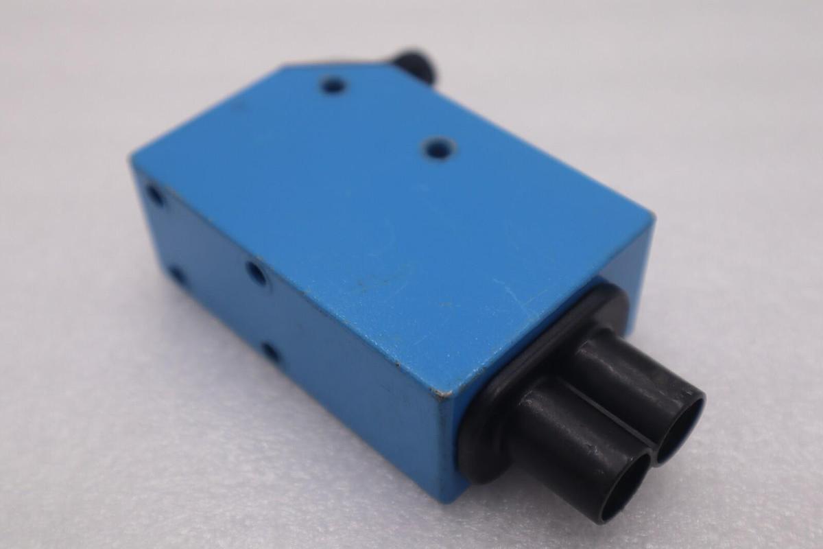 Used SICK KTL5W2N13 CONTRAST SENSOR NPN OUTPUT FIBER OPTIC NEVER USED STOCK B-1529