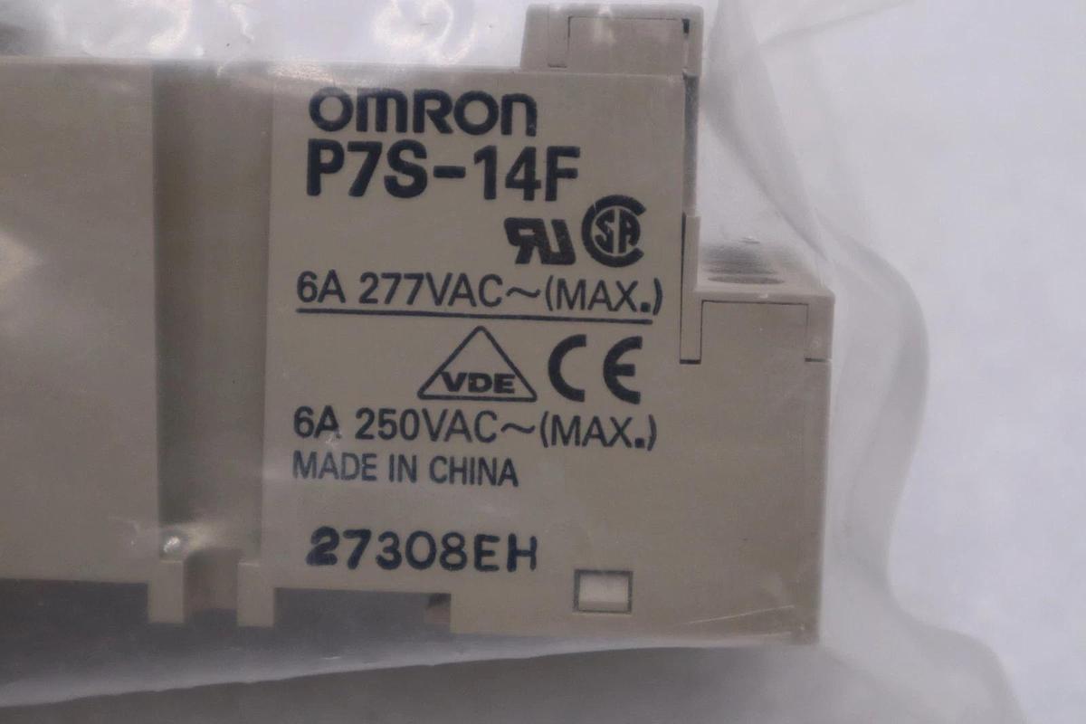 Used NEW  Omron P7S-14F-END  14-Pole Relay Socket 10A STOCK H1579A