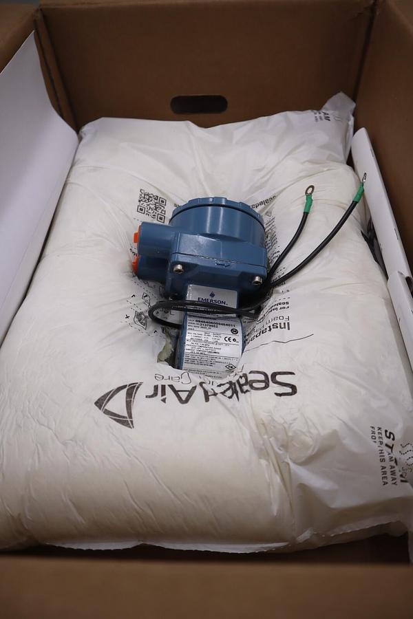 NEW Rosemount 8711APE30FR1N0 Magnetic Flowtube 40 VDC STOCK G44