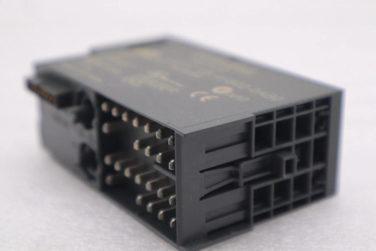 Used SIEMENS 6ES7 138-4FB02-0AB0 SIMATIC S7 ELECTRONIC CONTROL MODULE STOCK K-3942