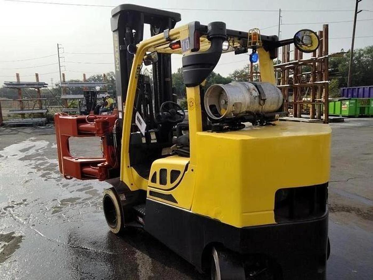 Used 12,000 POUND YALE GLC120VXPRS FORKLIFT TRUCK WITH 60" CASCADE ROLL CLAMP