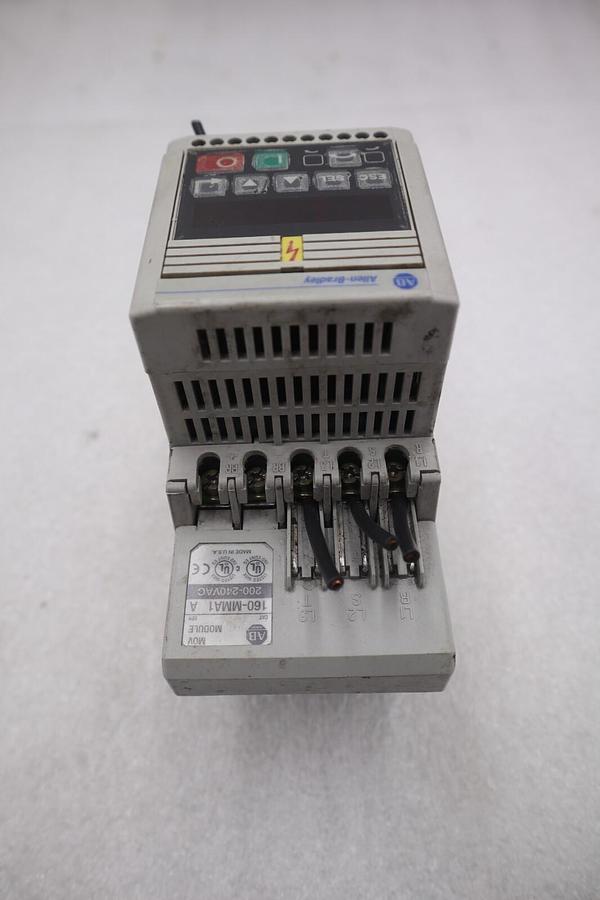 Used ALLEN BRADLEY 160-AA04NSF1 1 HP SPEED DRIVE 240 VAC 1 SER B #K-2576-B