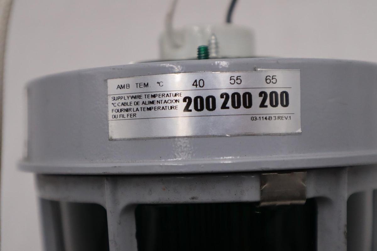 Crouse Hind VXH15 Lighting Fixture Enclosed Max Watt 150 Max Lamp STOCK H856