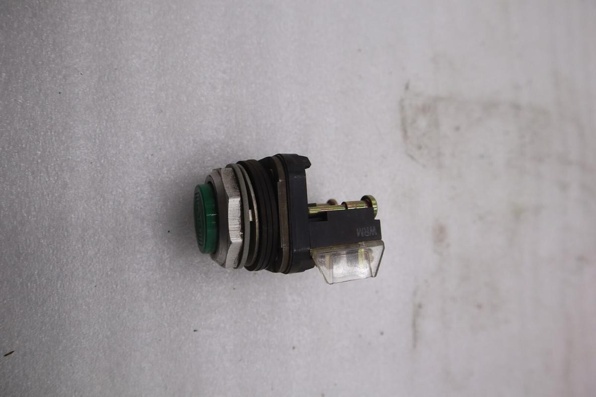 Used ALLEN BRADLEY 800T-A /T GREEN BUTTON CONTACT BLOCK STOCK #K-3701