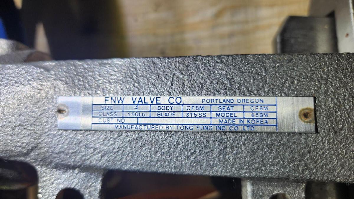 Used FNW VALVE CO, SIZE: 4, BODY: CF8M 4" MANUAL VALVE STOCK PF - 200