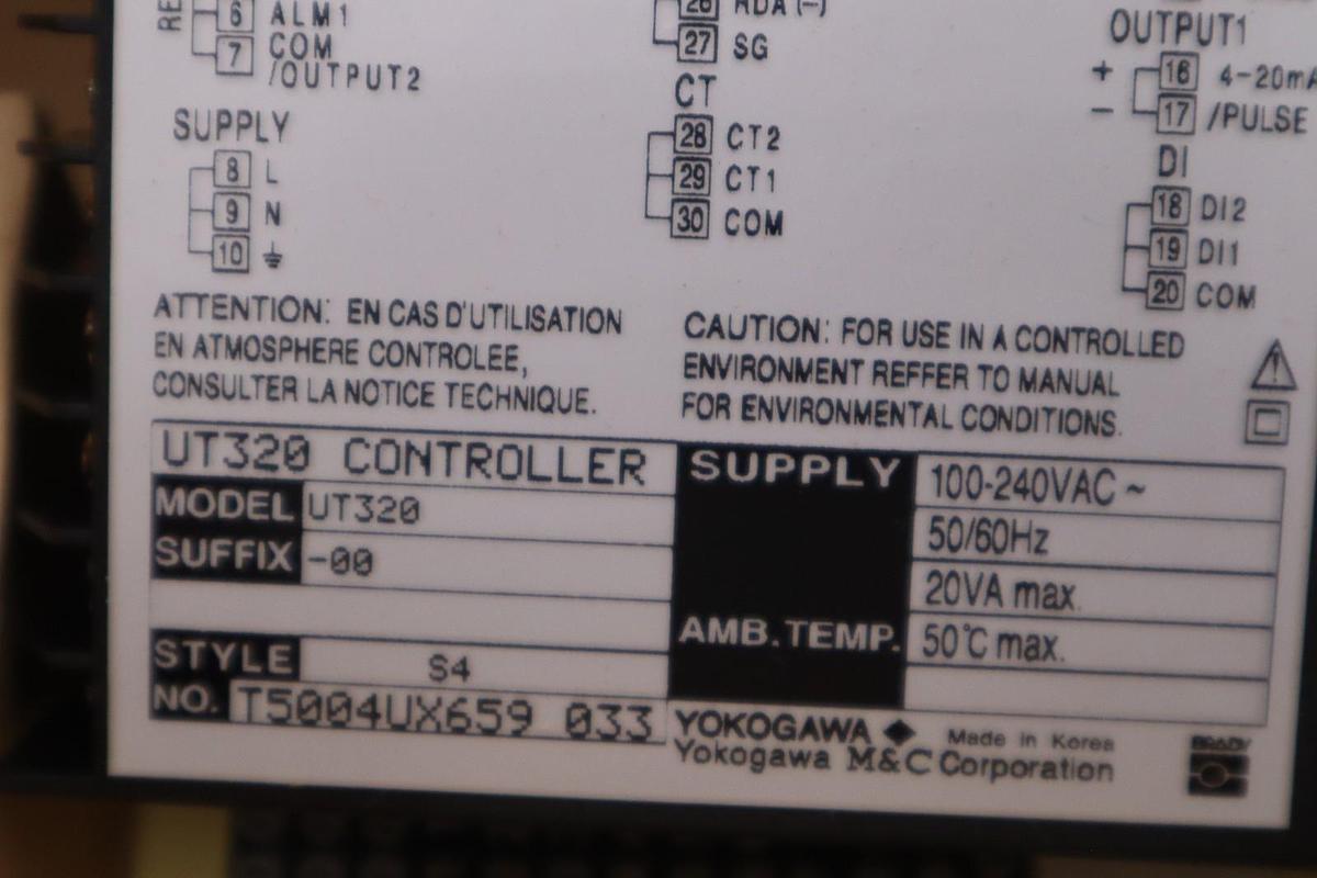 YOKOGAWA UT320-00 CONTROLLER 100-240VAC 50/60HZ STOCK 1398CC