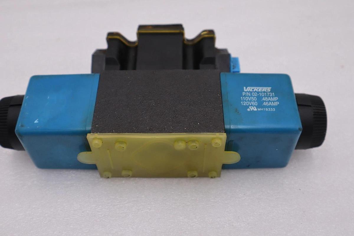 Used Vickers DG4V-3S-6C-M-FTWL-B5-60 VALVE STOCK H1283A