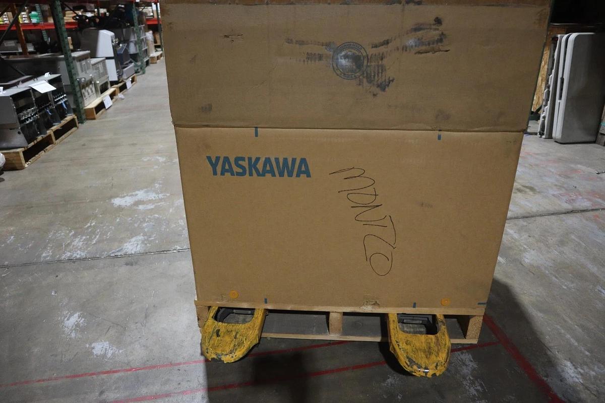 Used YASKAWA GA800 200 HP DRIVE GA80U4250ABM / CIPR-GA80U4250ABMA-AAAANA REV. B NEW