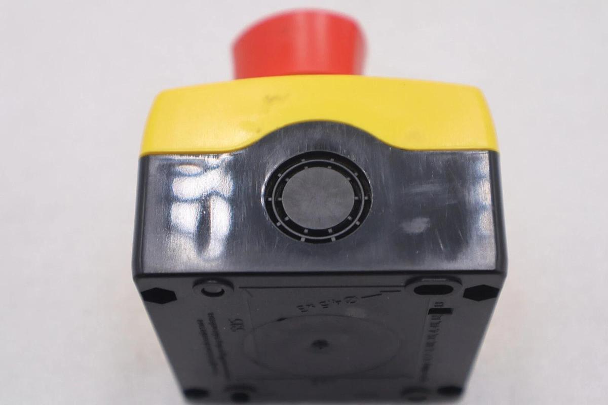 Used BACO CONTROLS LBX17302 / LBX17302 NEW EMERGENCY STOP BUTTON STOCK K-3482