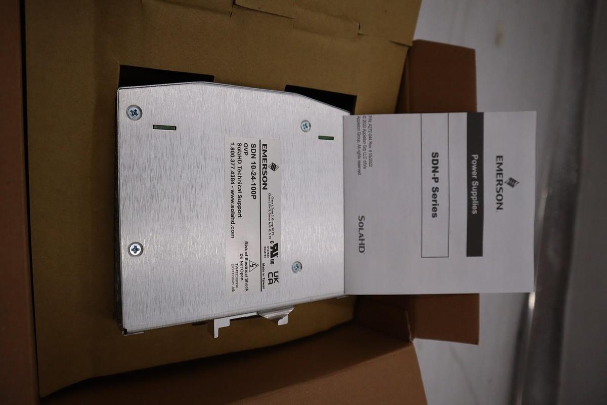 Used NEW OPEN BOX EMERSON SDN 10-24-100P POWER SUPPLY STK GF97