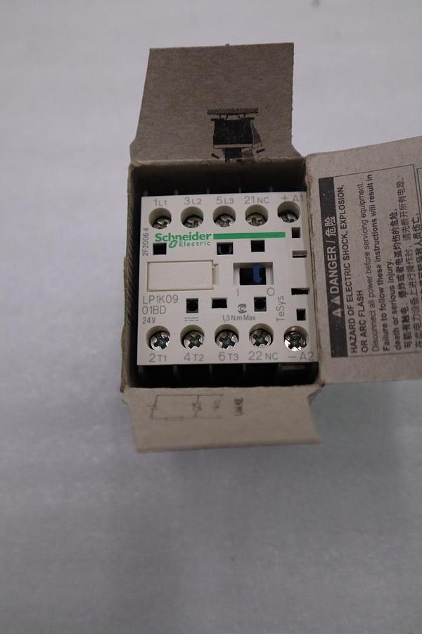 Telemecanique LP1K0901BD Contactor New in Box Stock H1317A