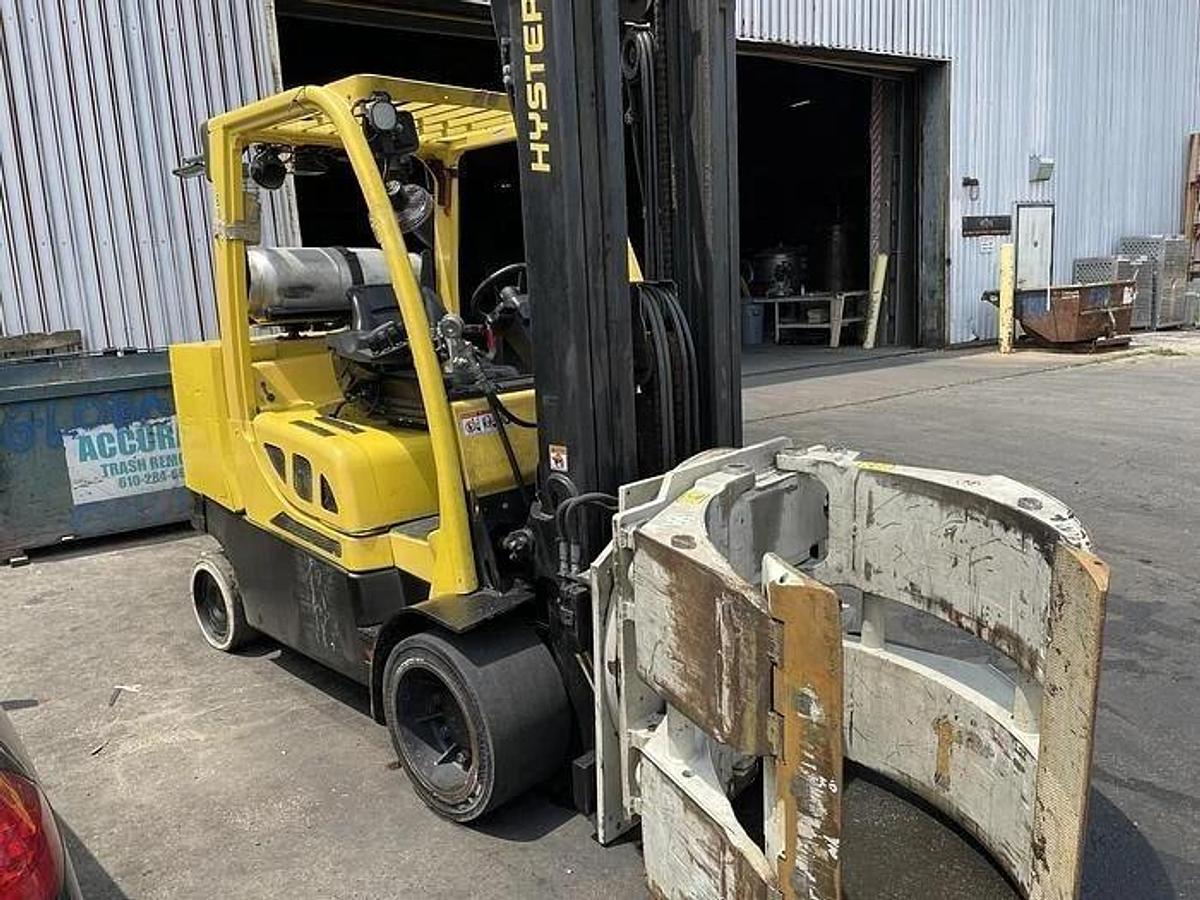 Used 12,000 POUND CAPACITY HYSTER MODEL S120FTPRS 60" CASCADE PAPER ROLL CLAMP