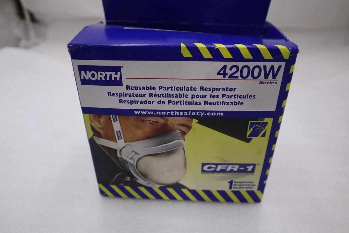 Used LOT OF 2 NEW North 4200W Resable Particulate Respirator STK H1875