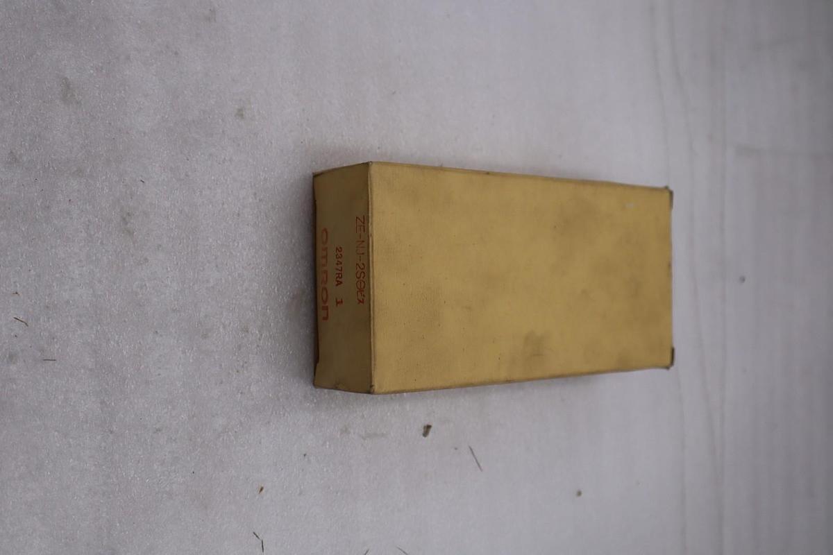 Used NEW OPEN BOX Omron Limit switch ZE-NJ-2S ZENJ2S STOCK K1620A