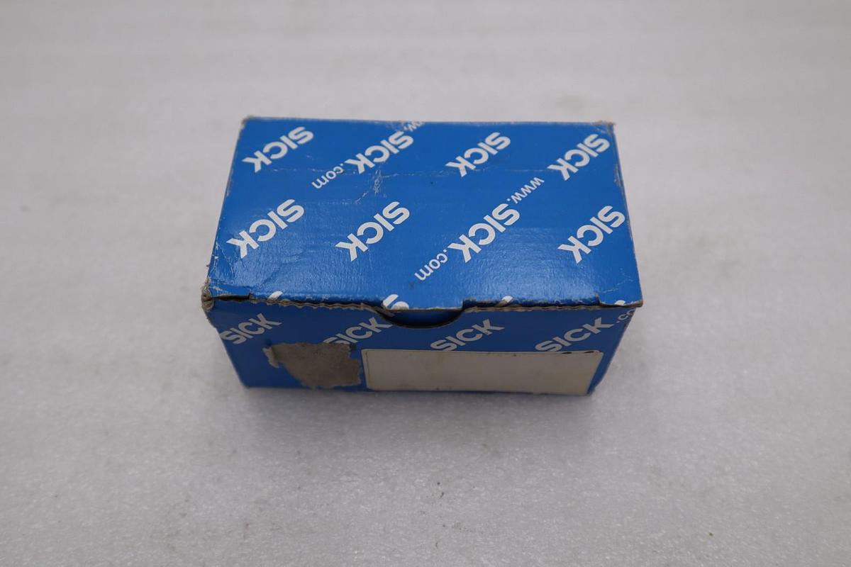 NEW SICK WE9-3P2430 PHOTOELECTRIC SENSOR RECEIVER 0-10 METER SENSING #H765A