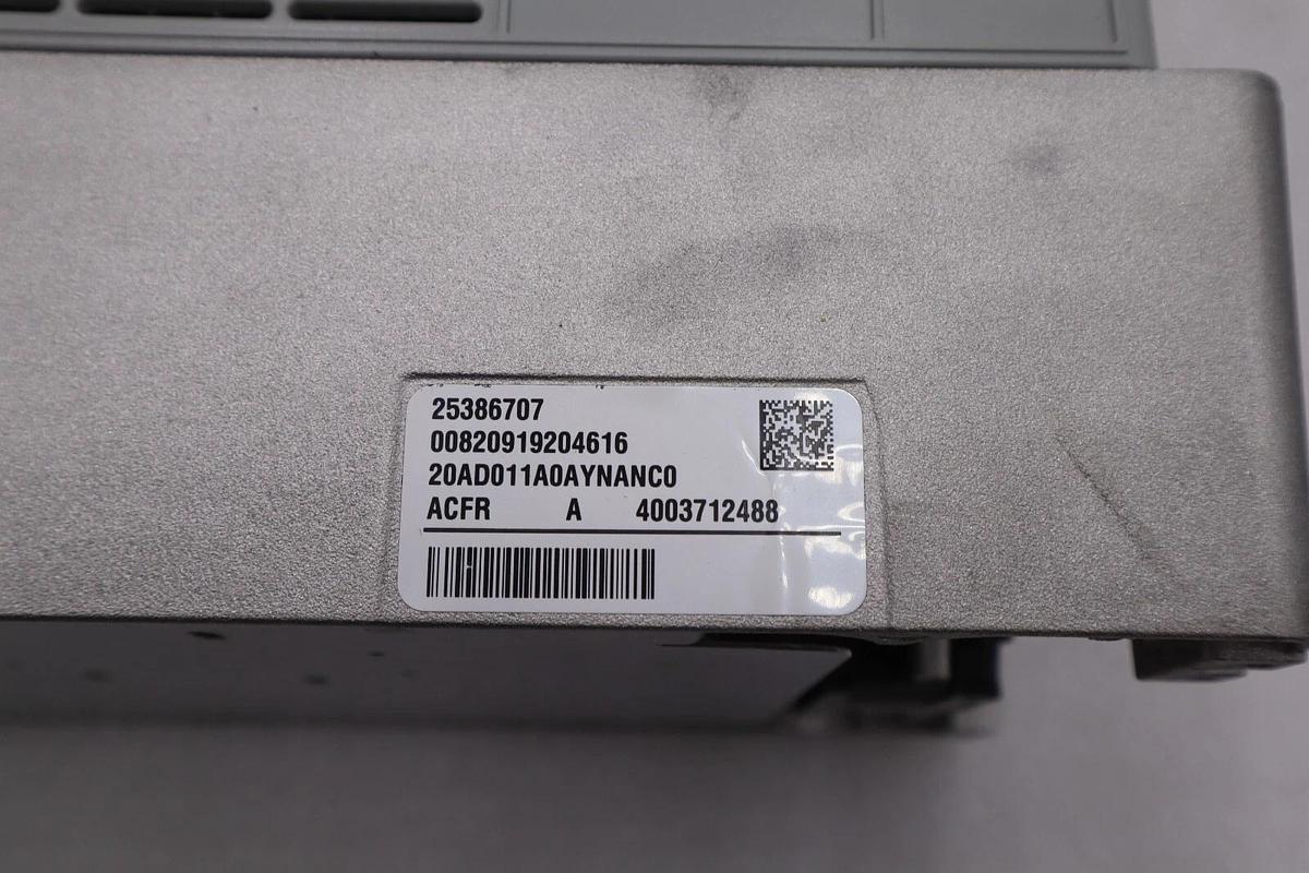 NEW Allen-Bradley PowerFlex 70 20AD011A0AYNANC0 No HIM AC Drive STOCK 2406